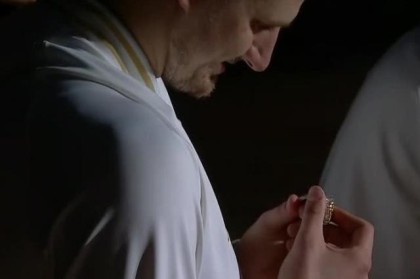 开云体育官方网站网址-轻描淡写大三双！约基奇领完戒指带队再胜湖人