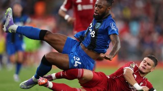 已经不认识人了😅利物浦丢球，阿兰希勒猛批已被换下的科尔克兹